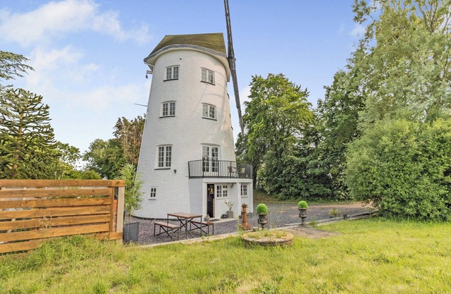 3 bedroom accommodation in Chester