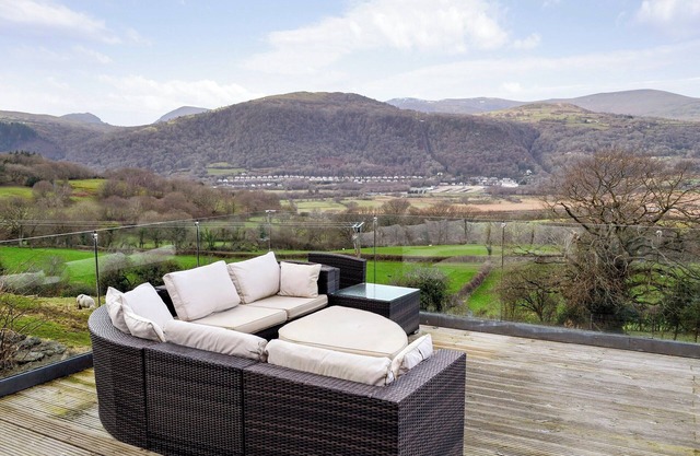 3 bedroom accommodation in Maenan, near Llanrwst