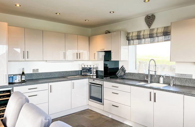 3 bedroom accommodation in Longnor