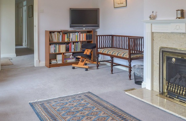 3 bedroom accommodation in Bratton, near Westbury