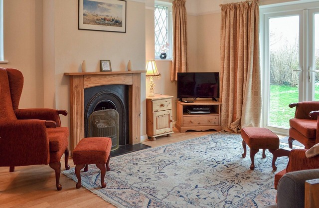 3 bedroom accommodation in Ferring, Worthing