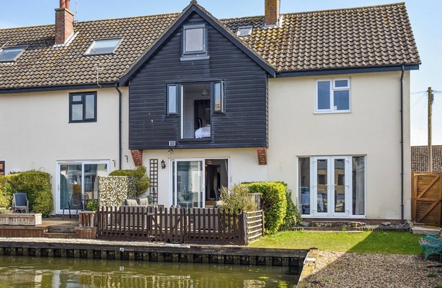 3 bedroom accommodation in Wroxham