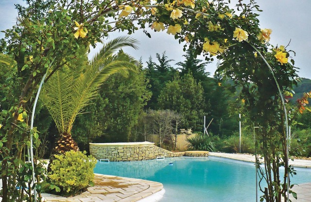 3 bedroom accommodation in Boulbon