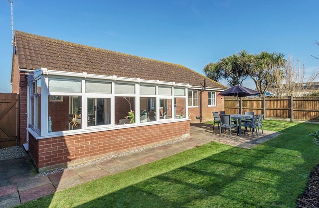 3 bedroom accommodation in Bacton