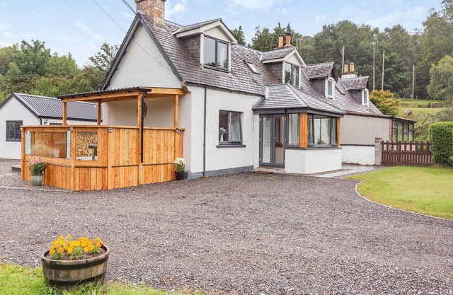 3 bedroom accommodation in Contin