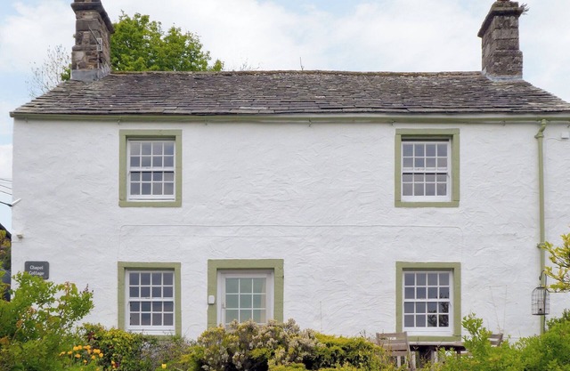 3 bedroom accommodation in Helton
