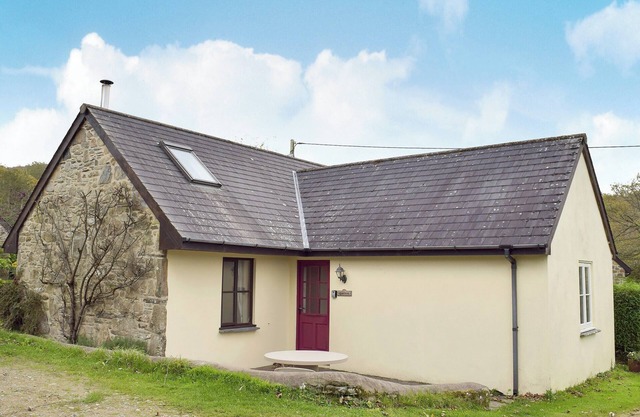 3 bedroom accommodation in Fachongle Ganol, near Newport