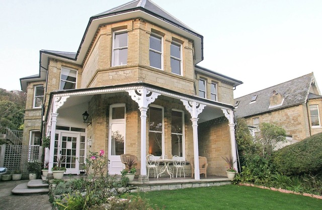 3 bedroom accommodation in Ventnor