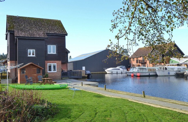 3 bedroom accommodation in Wroxham