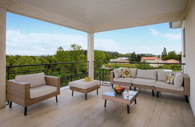 3 bedroom amazing home in Moras-en-Valloire