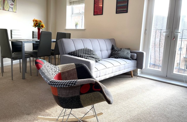 3 Bedroom apartment, sleeps 8, Elec car charge port