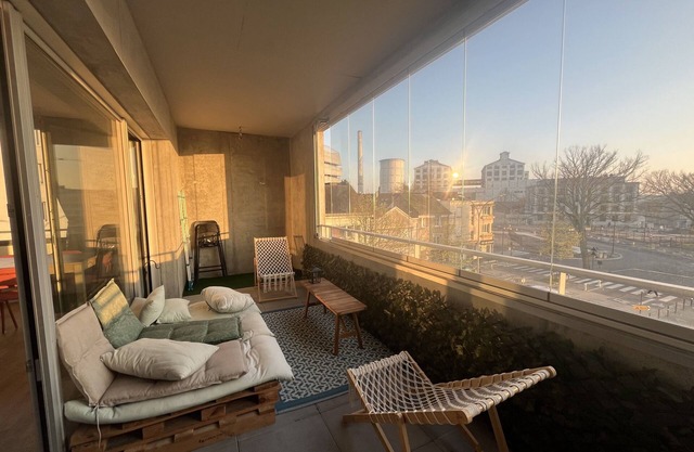 3-bedroom apartment with spacious balcony