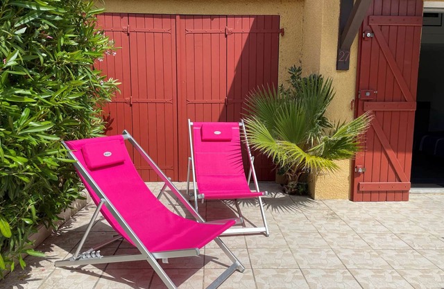 3-Bedroom Beachfront House with Pool in Gruissan