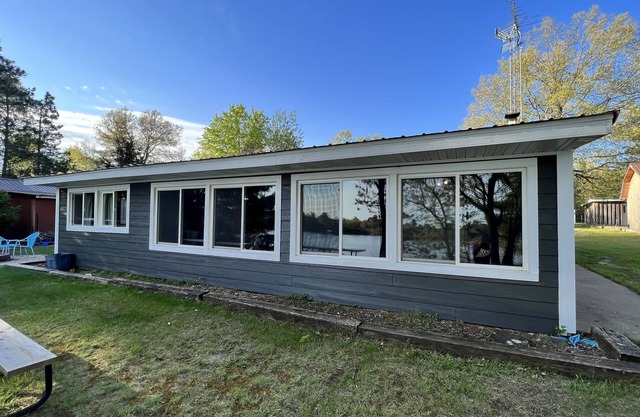 3 Bedroom Cabin on the lake with Recreational trail access