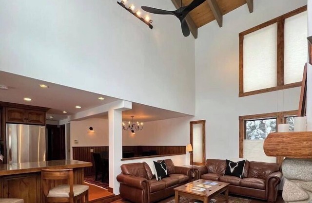 3 Bedroom Cal King En Suite at the base of Warm Springs/Baldy Mountain