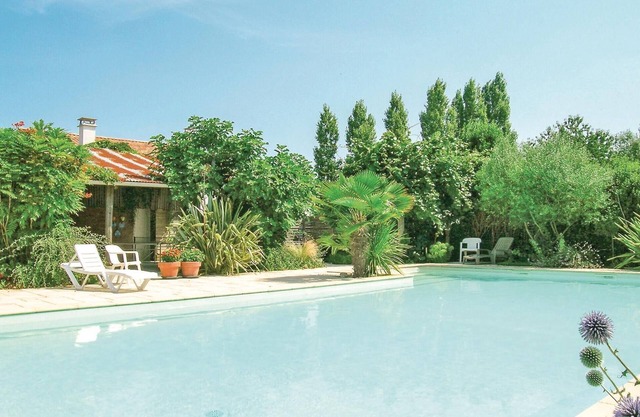 3 bedroom cozy home in La Jonchere