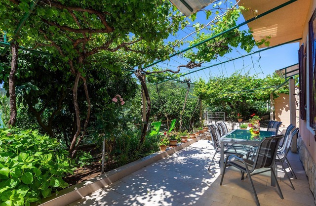 3 bedroom cozy home in Trget