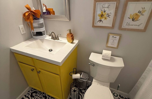 3 bedroom cute home walking distance to Bay in lower township