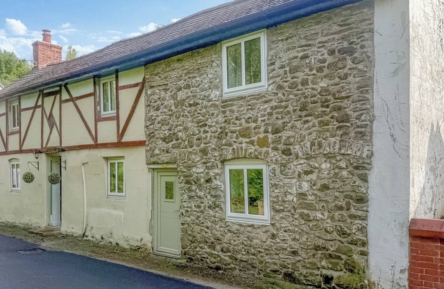 3 bedroom accommodation in Llanfair Caereinion