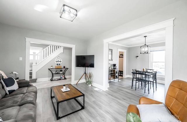 3 Bedroom Home. Near Downtown, UNOH, SRMC, LMH, Husky. Coffee and Tea Bar