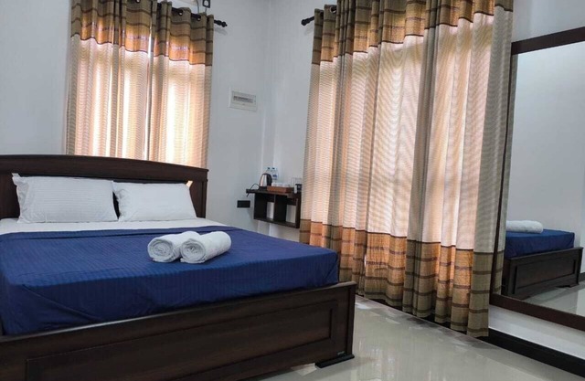 3-bedroom hotel in amazing Anuradhapura with AC, WiFi, hot water