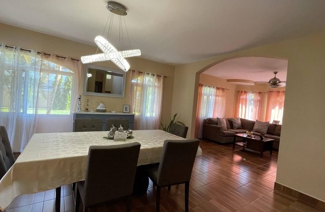 3-bedroom house in lovely Cieneguita with AC, WiFi, Private Pool, Fenced Yard