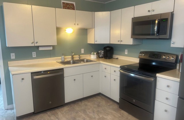 3-bedroom house in peaceful Courtland, KS. Enjoy your stay