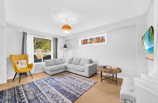 3 Bedroom, King Bed, Perfect for families, Close to University!