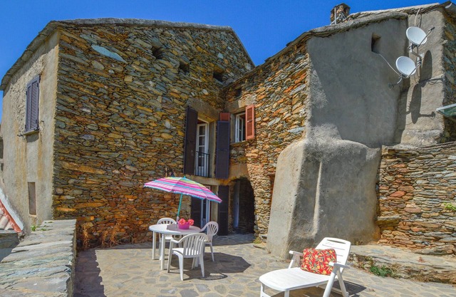 3 bedroom nice home in Pietra di Verde
