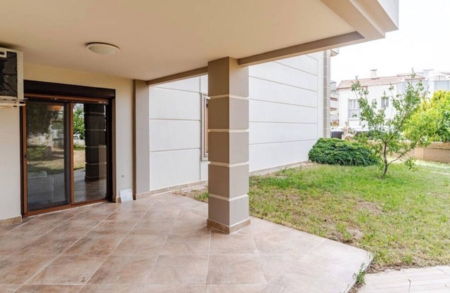 3-bedroom private garden apartment in amazing Kusadasi with WiFi, pool, AC