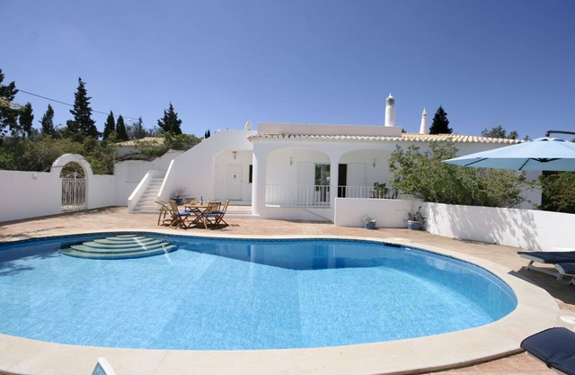 3 Bedroom, Private villa with a very private pool area, tranquil setting, WiFi