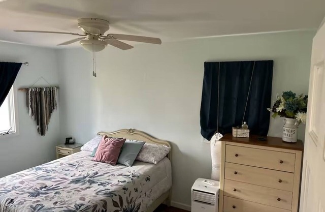 3 bedroom ranch, sleeps 9, with AC,WiFi, and impeccable cleanliness.