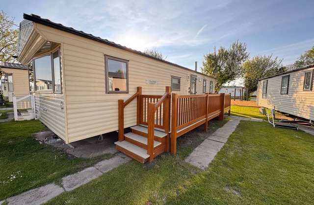 3 bedroom, side gated decking, WiFi, pets welcome