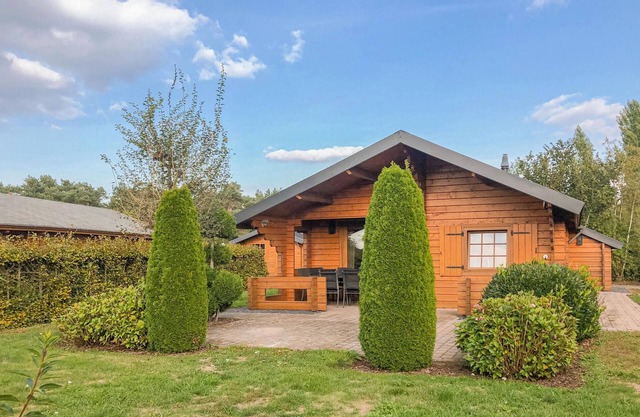 3 bedroom stunning home in Rheezerveen