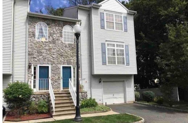 3 Bedroom Townhouse.