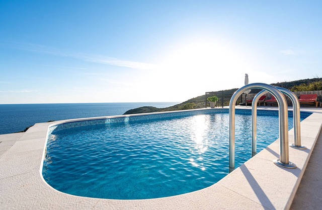 3-bedroom villa Maris with Private Pool and Postcard View in marvelous Lustica.