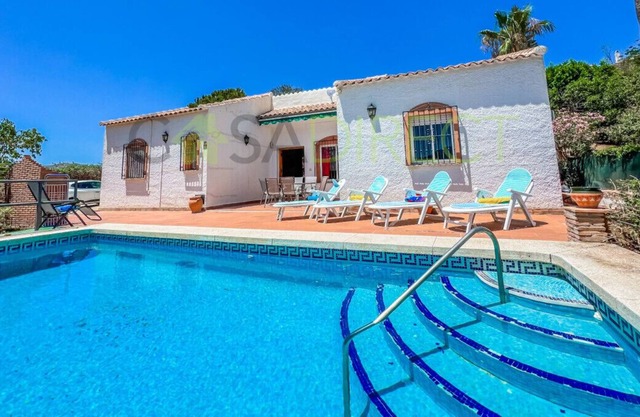 3 bedroom villa with pool