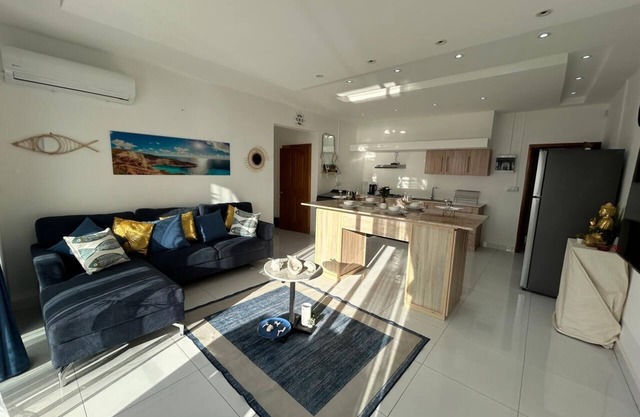 3 bedrooms apartment in welcoming Flic en Flac with Sea View and Mountain View