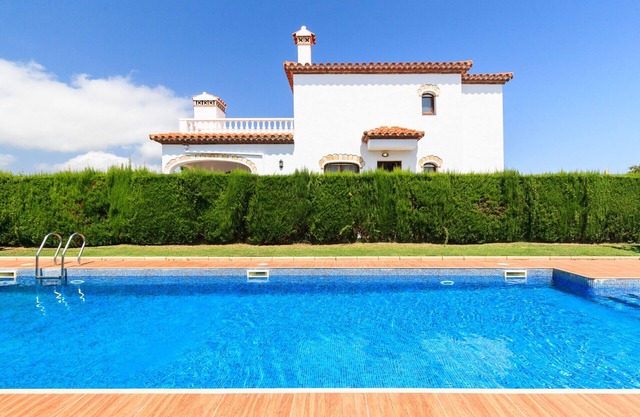 3 bedrooms house - a/ac-Swimming pool-Barbecue 186 UHC MAGRANERS