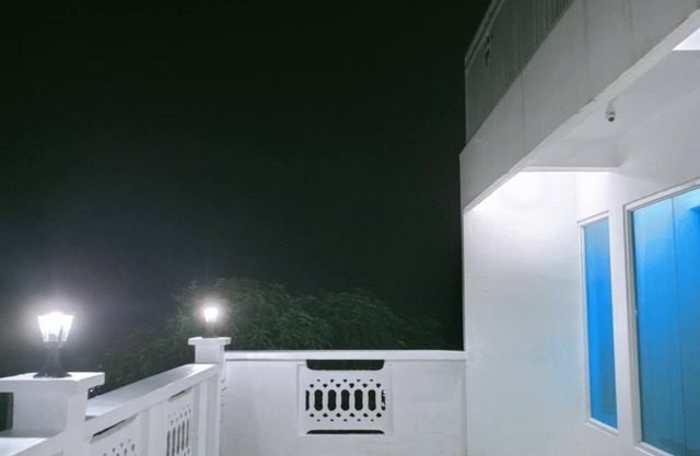 3 bedrooms with Amazing views of Mayon Volcano. 3rd floor w/access to rooftop