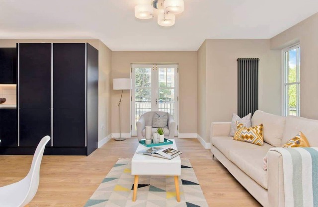 3 Huntingdon Place