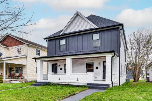 3 Mi to Downtown Pet-Friendly Indianapolis Home