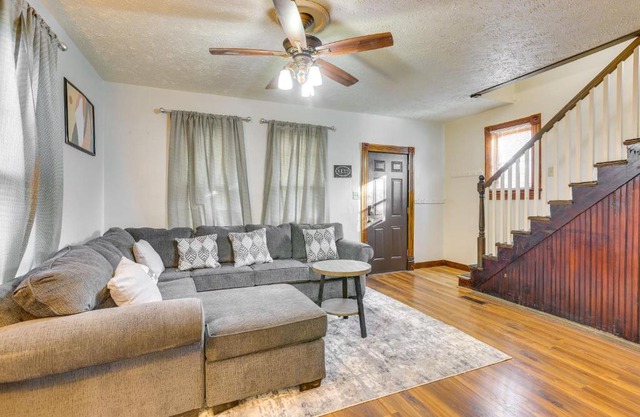 3 Mi to Golf - Beatrice Vacation Home!