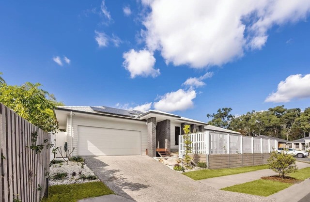 3 Mins to mall/NEW Cozy 3-bed Home/Easy access