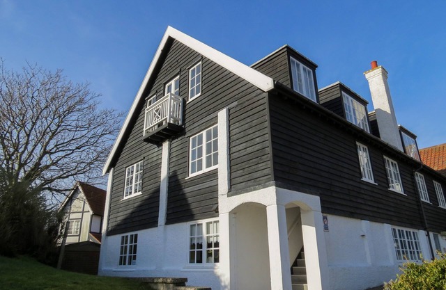 3 Ogilvie Lodge - sleeps 4 guests in 2 bedrooms