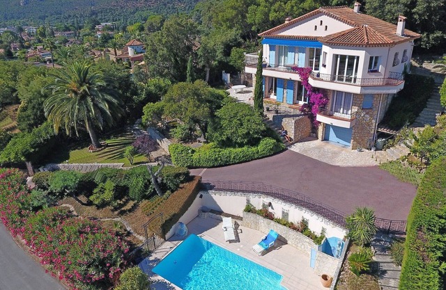 3-room apartment with swimming pool; pergola for 4 people, quiet and unobstructed view