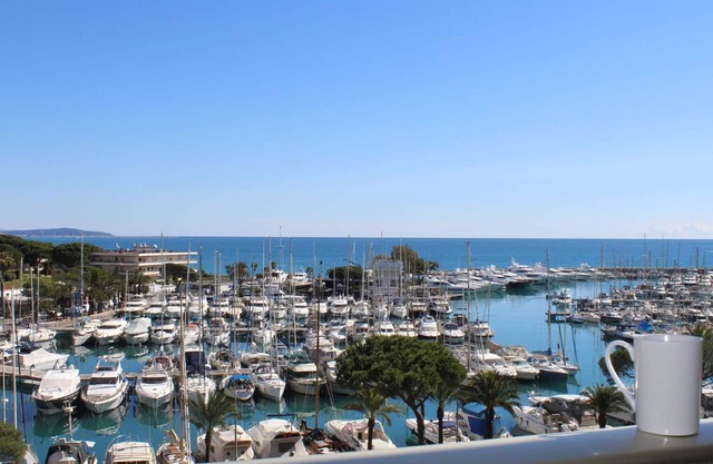 3-room apartment with terrace and parking, Villeneuve-Loubet Beach