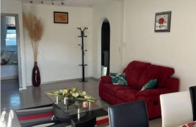 3-ROOM APARTMENT NEAR TOWN CENTER