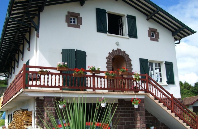 3 room modern, comfortable and quiet with view of the citadel