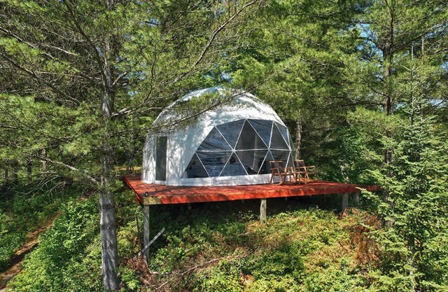 3 Secluded amazing spots on your own Private Pond. Serenity!